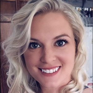 Meet your Posher, Jenna